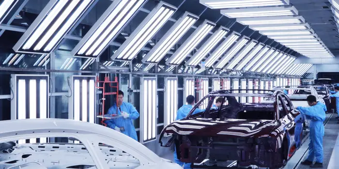 Bengkel Lukisan Automotif High-End: Berkembang Kepada Operasi Bebas Habuk